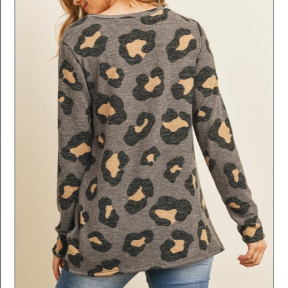 Leopard Print, Side Twist Tunic Top - Picture 8 of 9